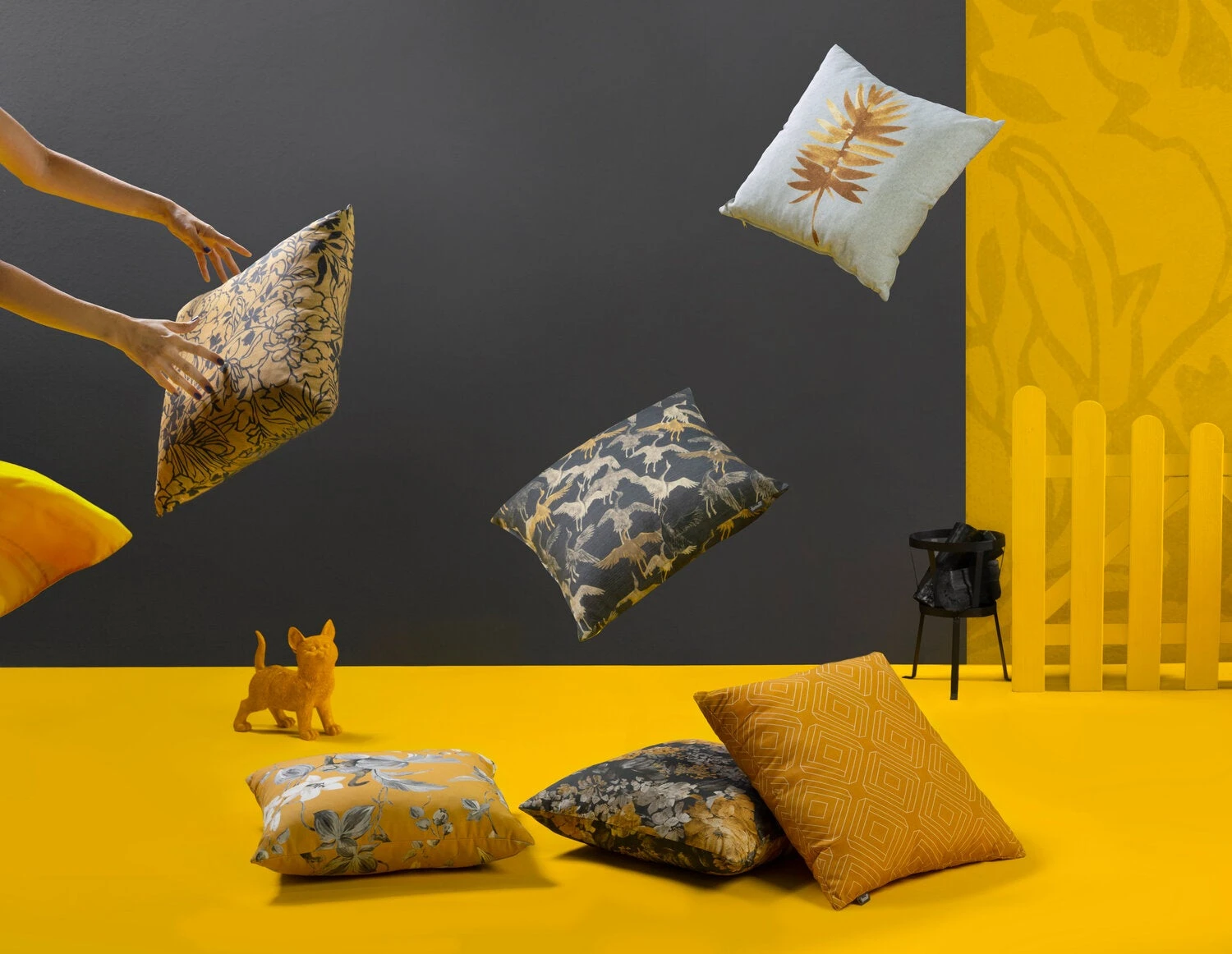 Hartman Sierkussen Bibi Geel 50 X 50 X 16 Cm 4 Hartman Sierkussen Bibi Geel 50 X 50 X 16 Cm - Afbeelding 2